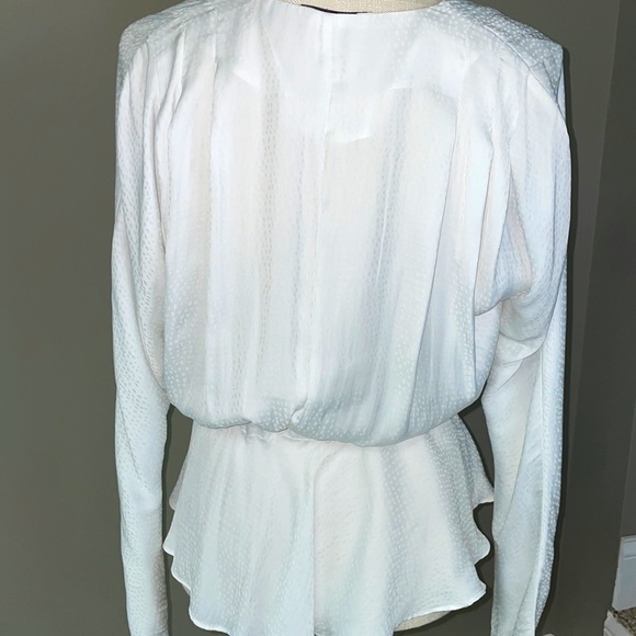 Express brand like new women’s long sleeve blouse white , size small. - Picture 6 of 10